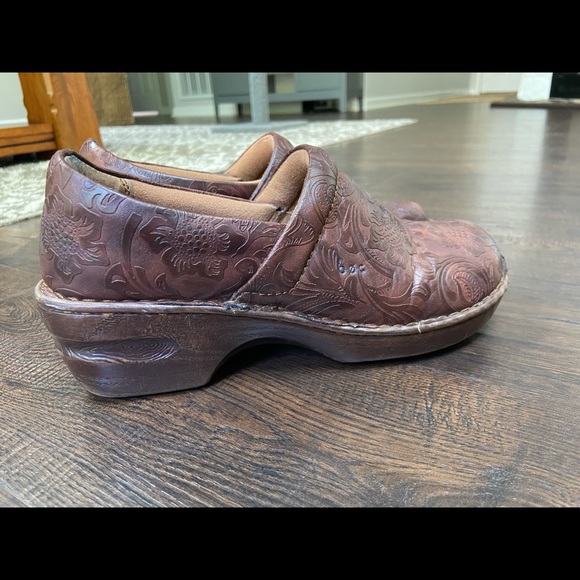 BOC Brown Leather Tooled Floral Clogs - Picture 2 of 6